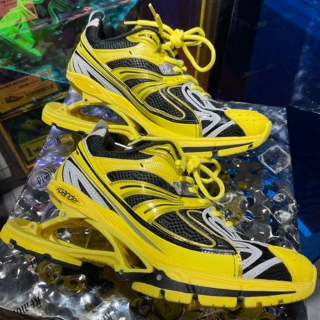balenciaga-x-pander-sneaker-replica-big-3