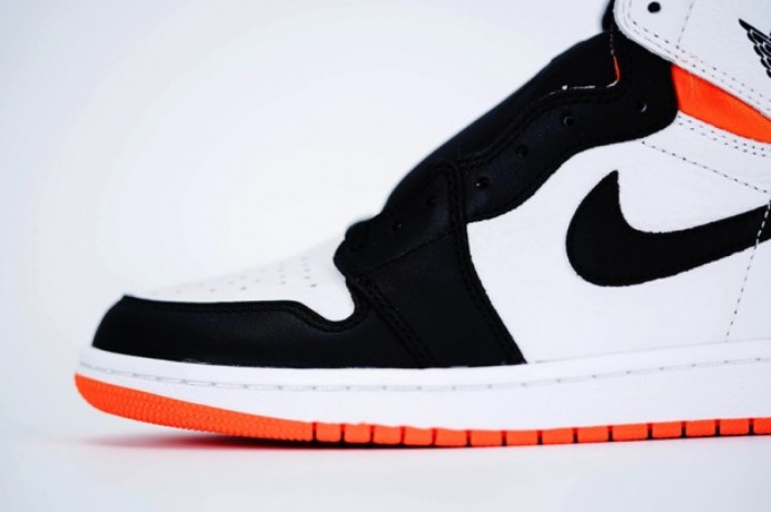 air-jordan-1-retro-high-og-electro-orange-big-1