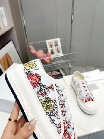 walkndior-platform-sneaker-white-multicolor-with-dior-4-saisons-hiver-motif-reps-dr072-big-0