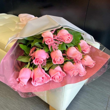 buy-a-pink-flowers-bouquet-online-fresh-elegant-ready-to-deliver-big-2