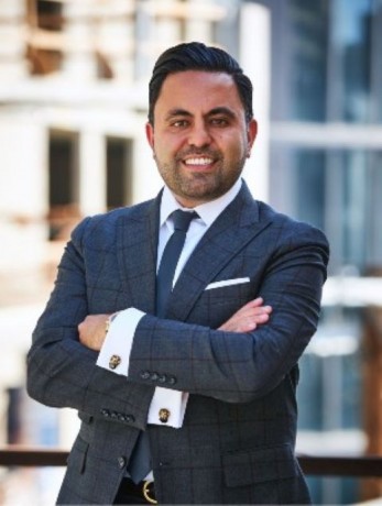 arash-khorsandi-esq-big-0