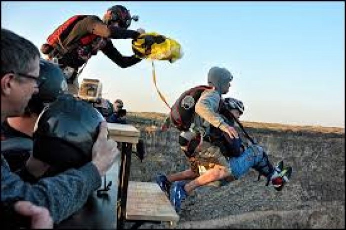 base-jumping-bridge-big-0