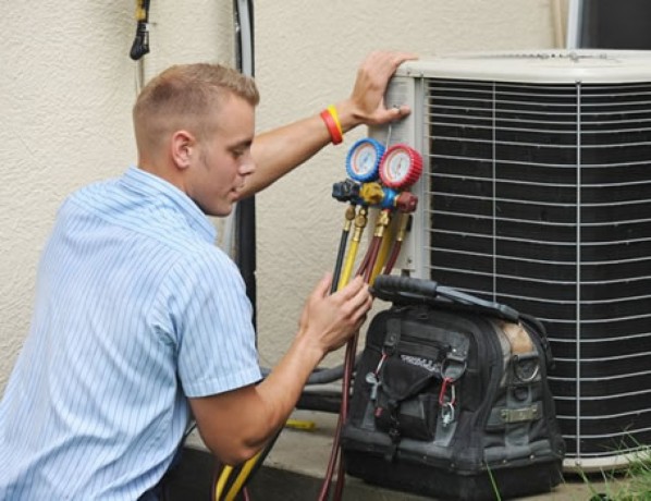get-on-time-solutions-from-skilled-ac-repair-davie-experts-big-0