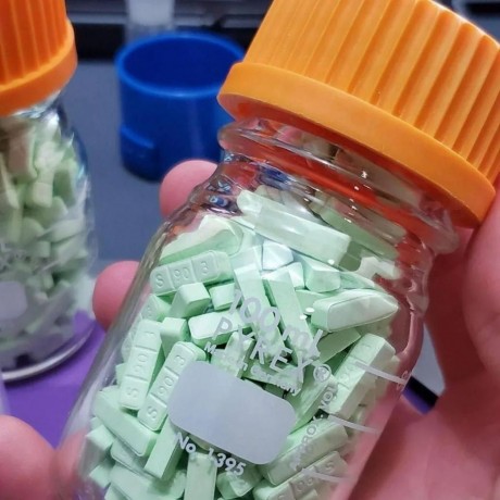 buy-farmapram-alprazolam-2mg-pills-no-imprint-big-0