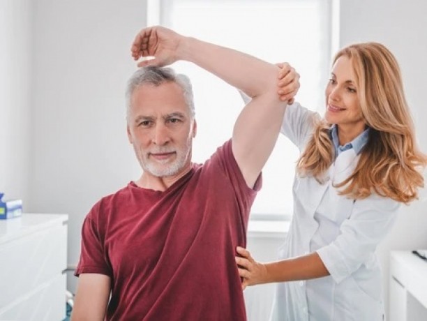 back-pain-physical-therapy-in-edgewater-big-0