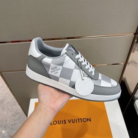 louis-vuitton-rivoli-sneaker-replica-big-1