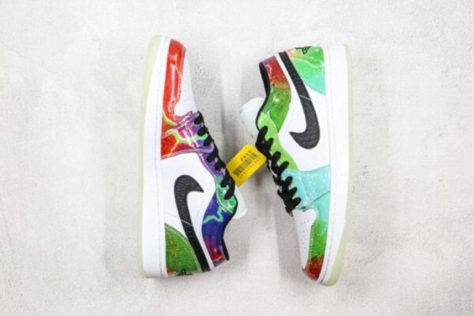 air-jordan-1-low-galaxy-big-3