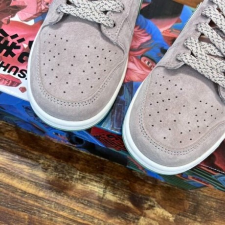 nike-sb-dunk-low-sneaker-big-1