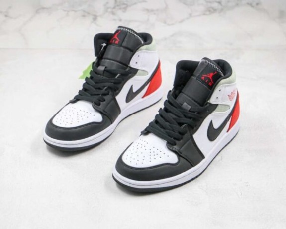 air-jordan-1-mid-se-union-black-toe-big-0